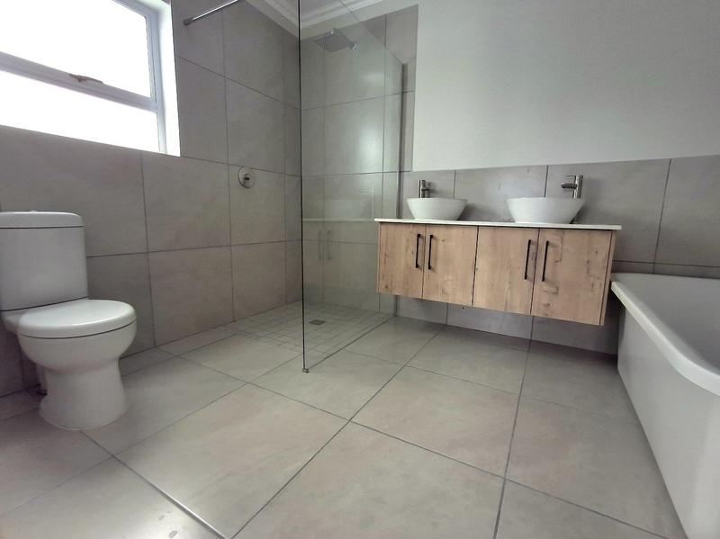 3 Bedroom Property for Sale in Shelley Point Western Cape